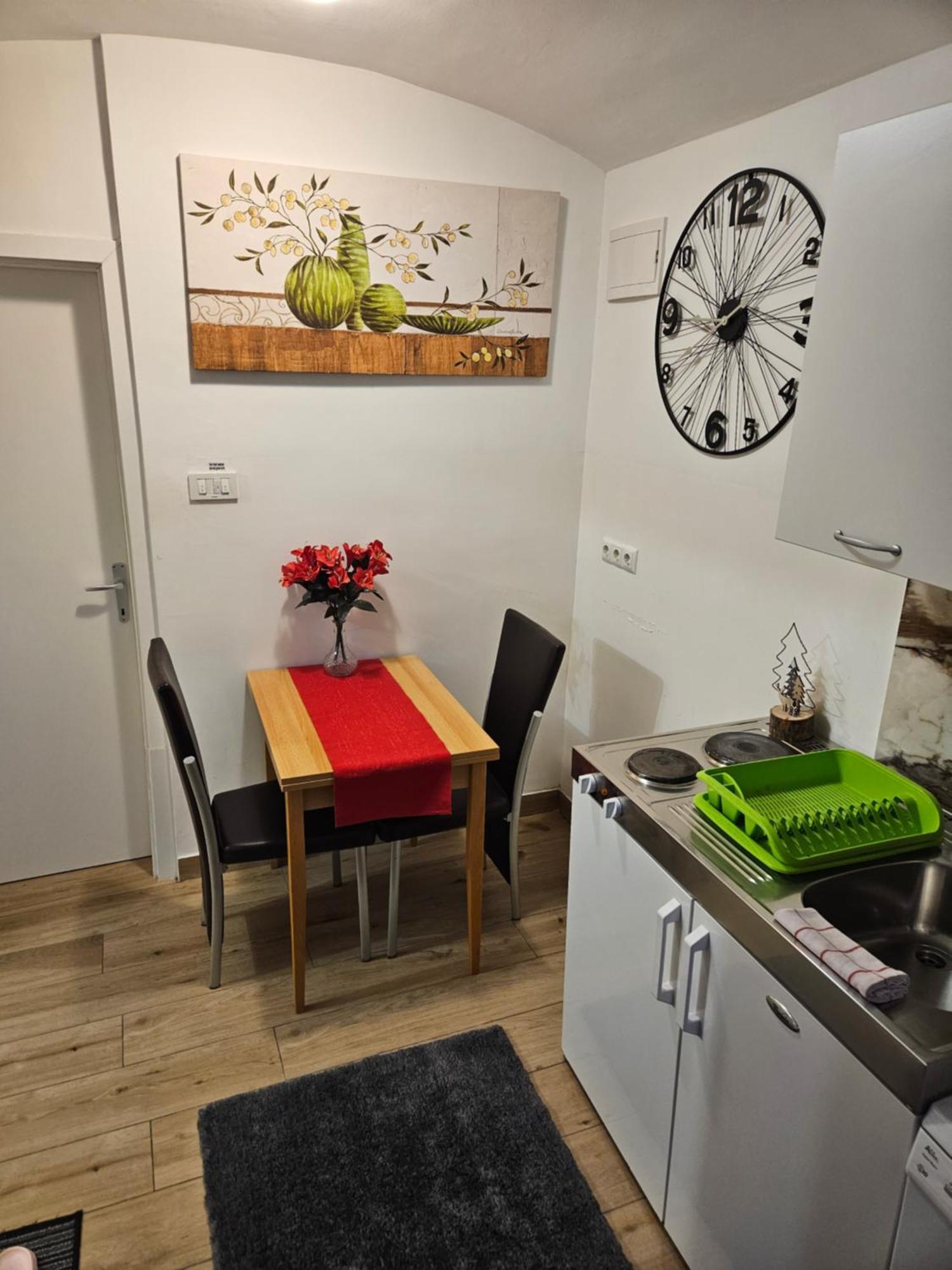 Apartment Maja - Strict Center Of Zagreb Exterior photo